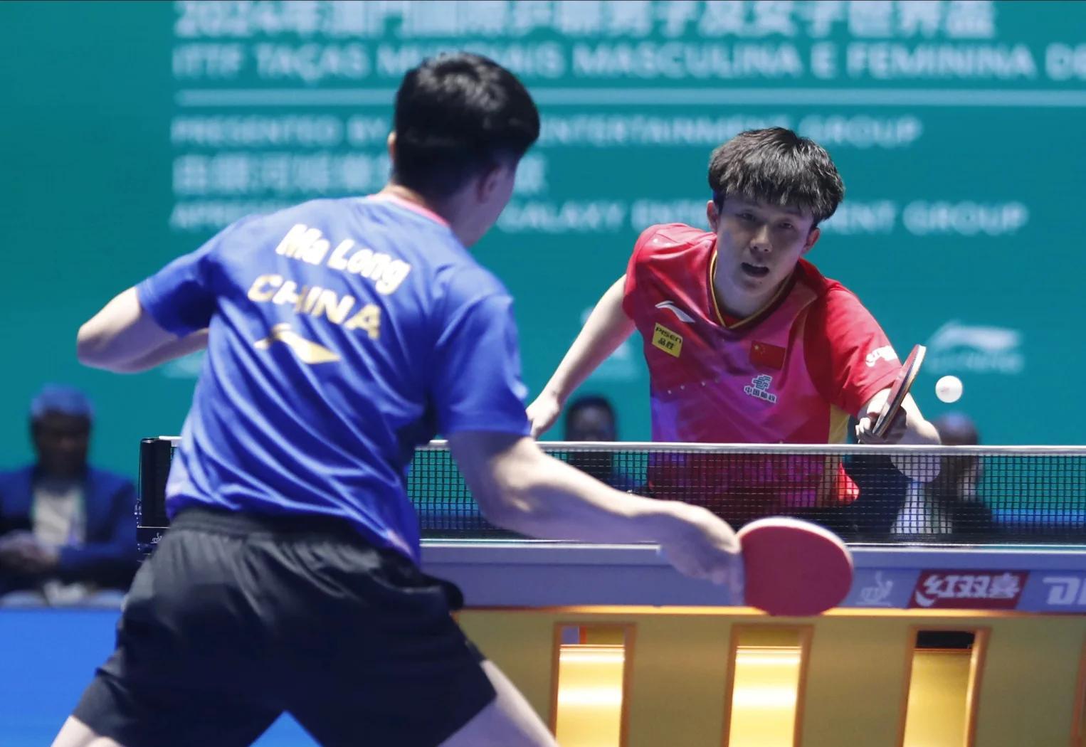 波兰乒乓球队鏖战瑞典乒乓球队，马龙统治全场