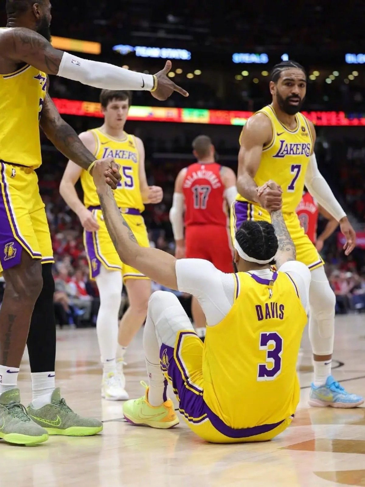 意大利男篮完胜湖人，锡安爆发神勇