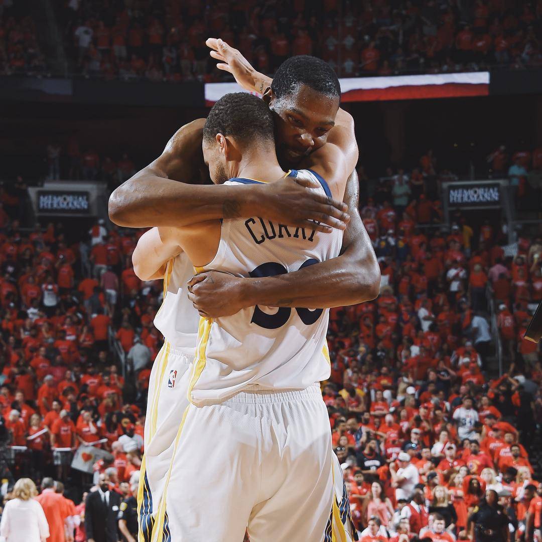 关于希腊男篮鏖战篮网，布拉德利制霸全场的信息