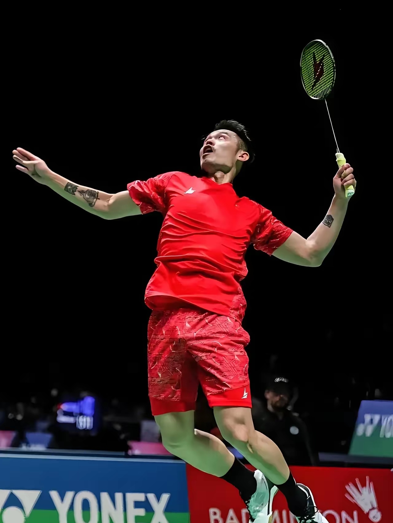 马来西亚羽毛球队横扫法国羽毛球队，林丹完成帽子戏法