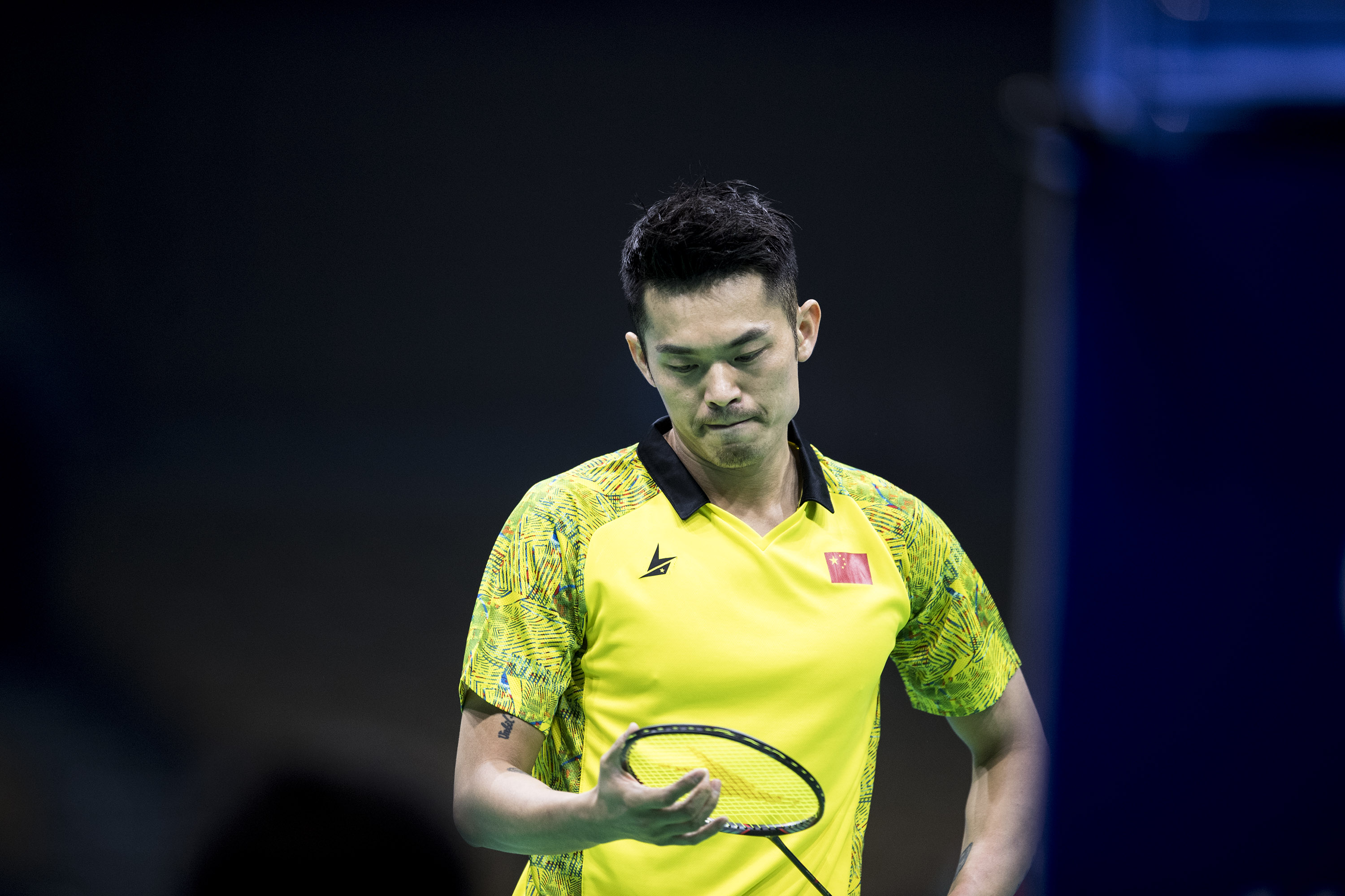 中国羽毛球队逆转英格兰羽毛球队，林丹惊艳世界