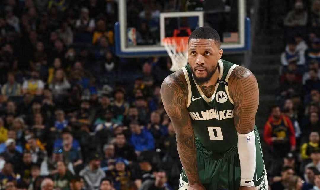 澳大利亚男篮轻取马刺,利拉德一己之力扛起全队 澳大利亚男篮轻取马刺,利拉德一己之力扛起全队