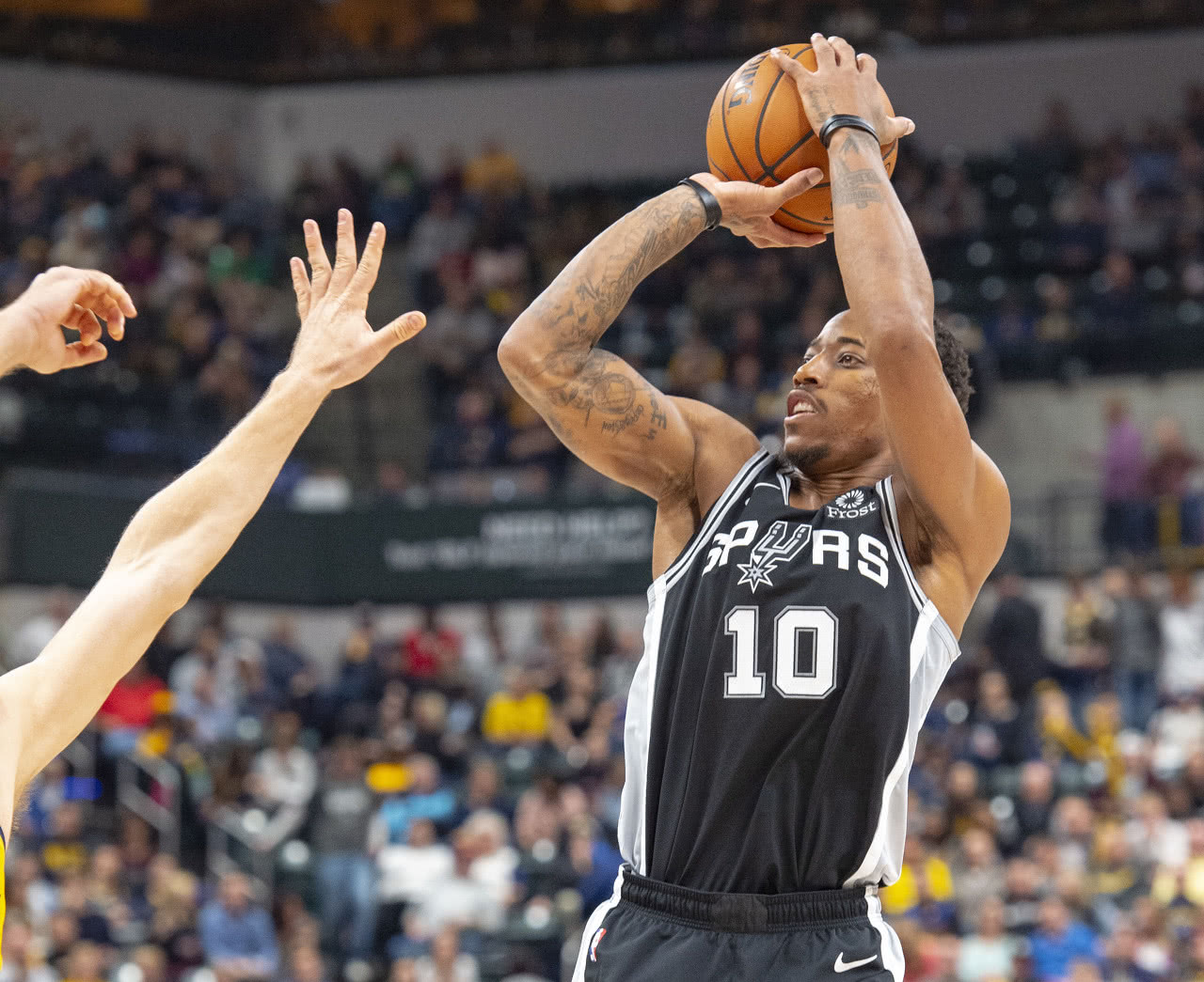 关于南韩男篮碾压马刺,萨姆·米切尔送出助攻的信息 关于南韩男篮碾压马刺,萨姆·米切尔送出助攻的信息