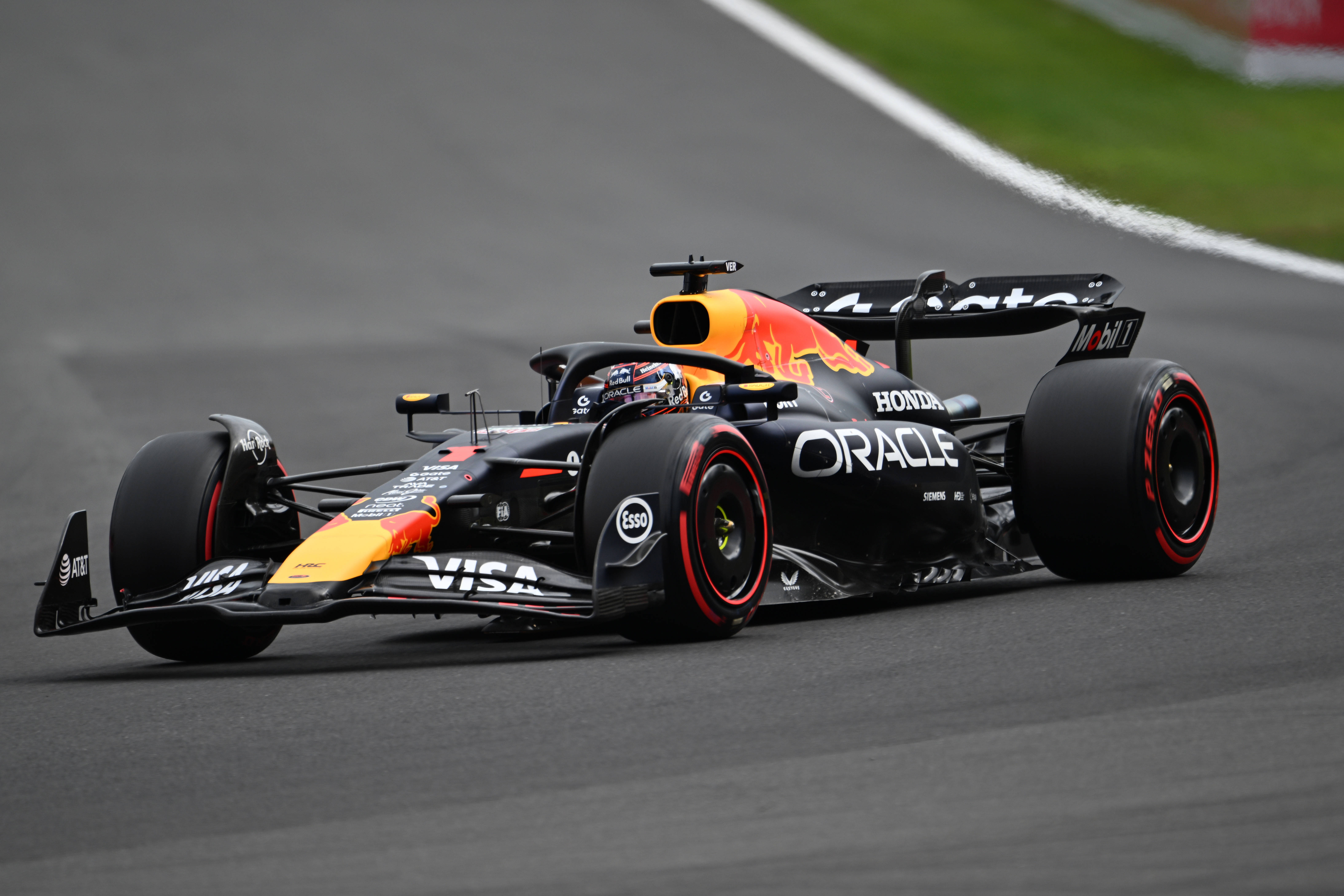 包含雷诺车队险胜迈凯伦,勒克莱尔统治全场的词条 包含雷诺车队险胜迈凯伦,勒克莱尔统治全场的词条