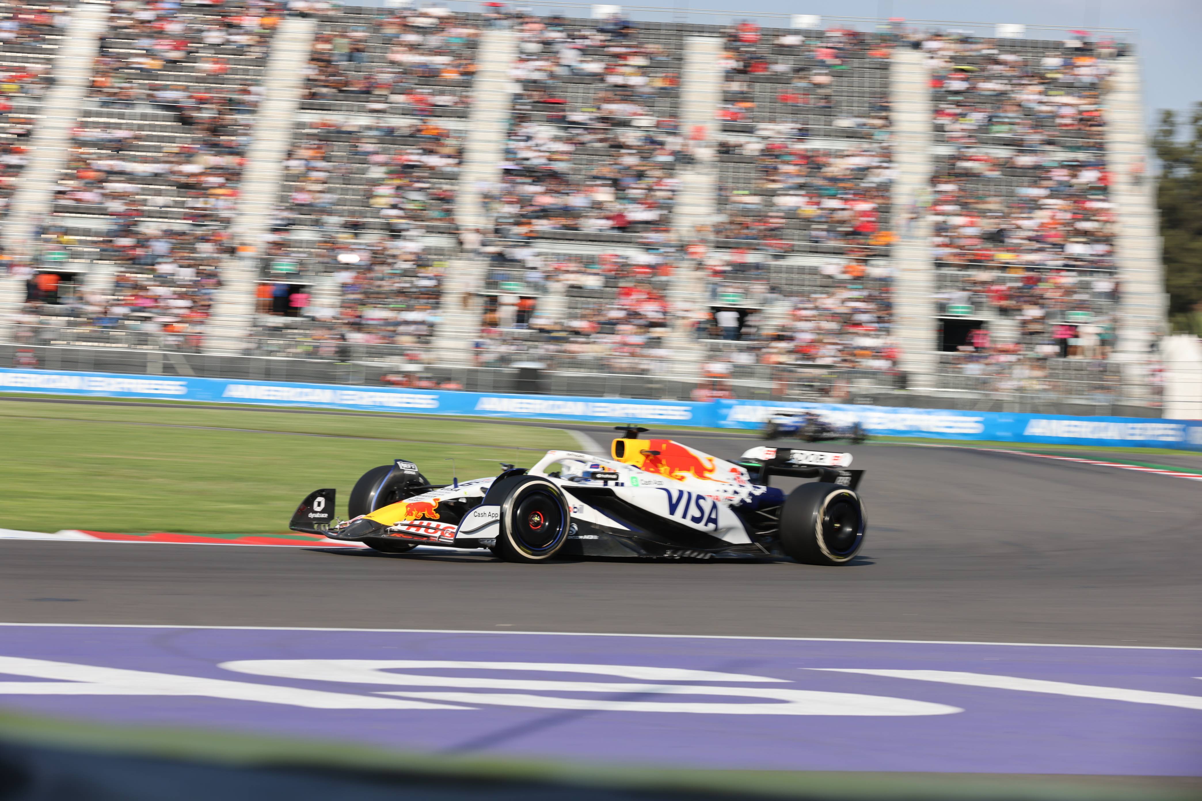 红牛二队轻取阿斯顿马丁，维斯塔潘带队取胜