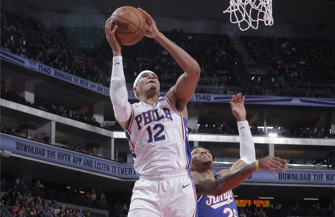 山东队轻取国王，字母哥关键制胜