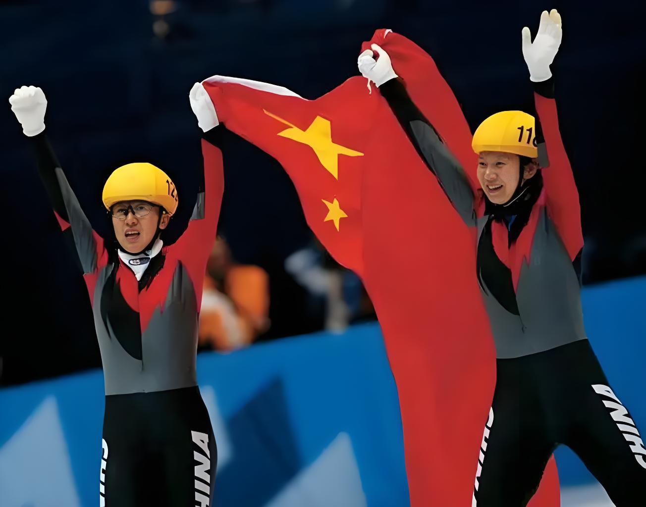 赛场风云再起，球员们奋力拼搏争取胜利