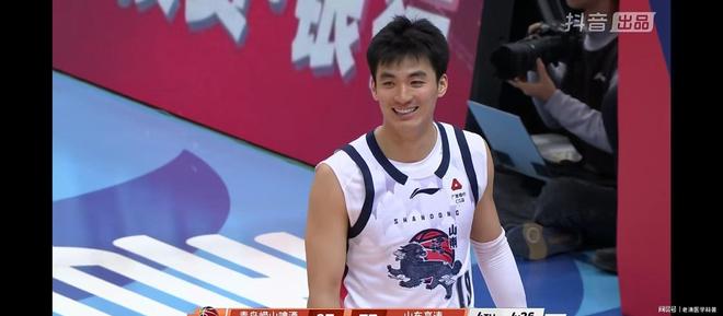 山东男篮遭遇五连败,球队需要调整战术 山东男篮遭遇五连败,球队需要调整战术