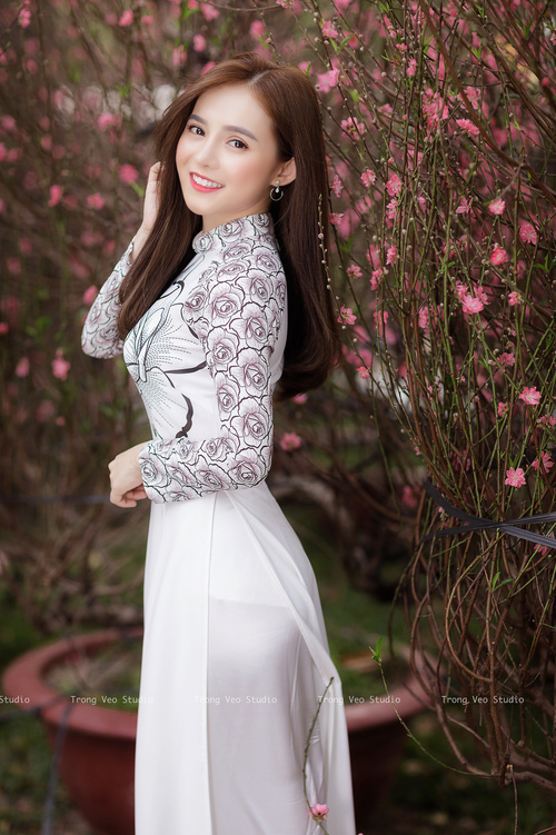 新王登基，皮亚斯特里闪电战，迈凯伦如何用一个月撕碎阿斯顿马丁的美梦？