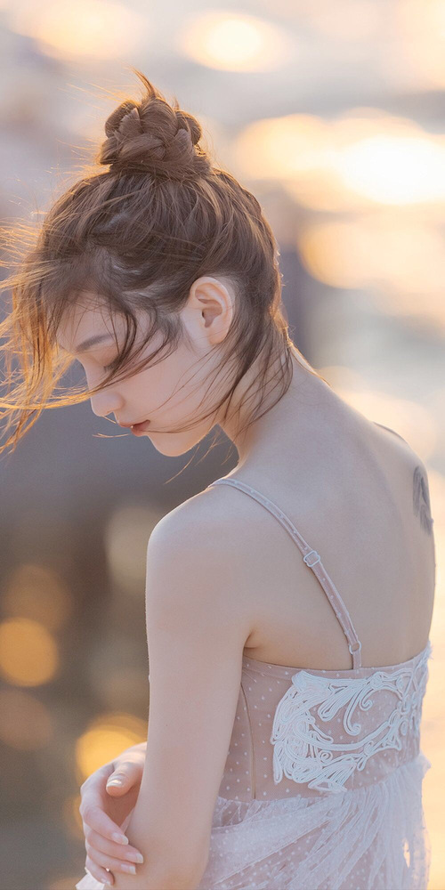 唯一,绿茵孤勇者—当赖斯以一敌二扼住死敌咽喉,德比荣光刻入城市天际线