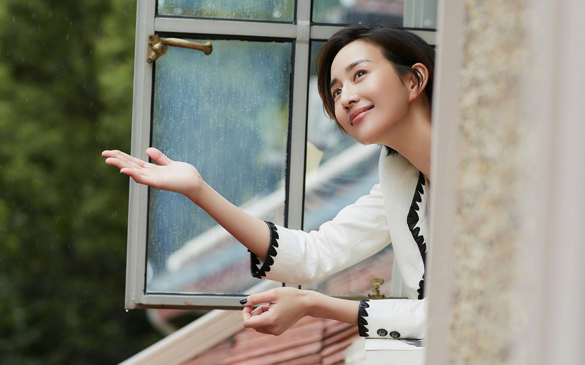 恩比德空降诺坎普，当太阳于最后一刻升起